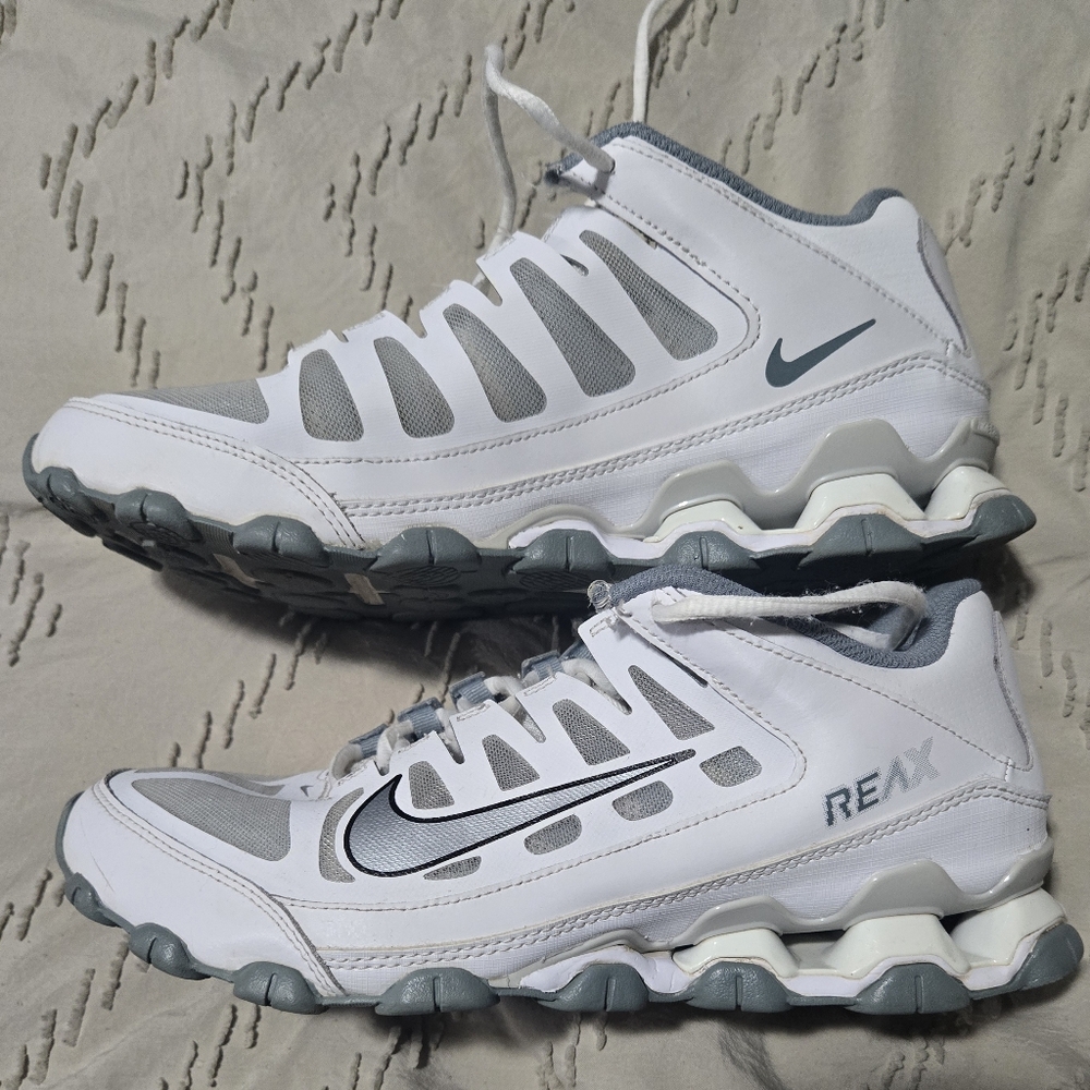 Nike Reax 8 TR White and Gray Athletic Shoes Mens 9 Womens 10